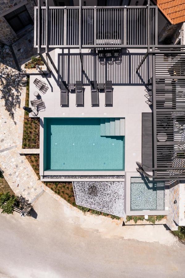 Eumelia Iconic Villa, With Heated Pool & Whirlpool, By Thinkvilla Asi Gonia エクステリア 写真
