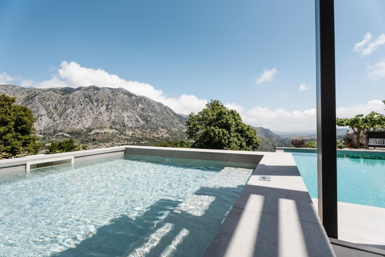 Eumelia Iconic Villa, With Heated Pool & Whirlpool, By Thinkvilla Asi Gonia エクステリア 写真