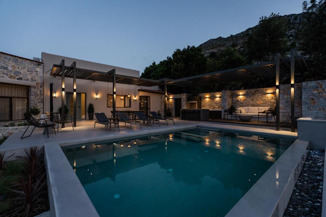 Eumelia Iconic Villa, With Heated Pool & Whirlpool, By Thinkvilla Asi Gonia エクステリア 写真